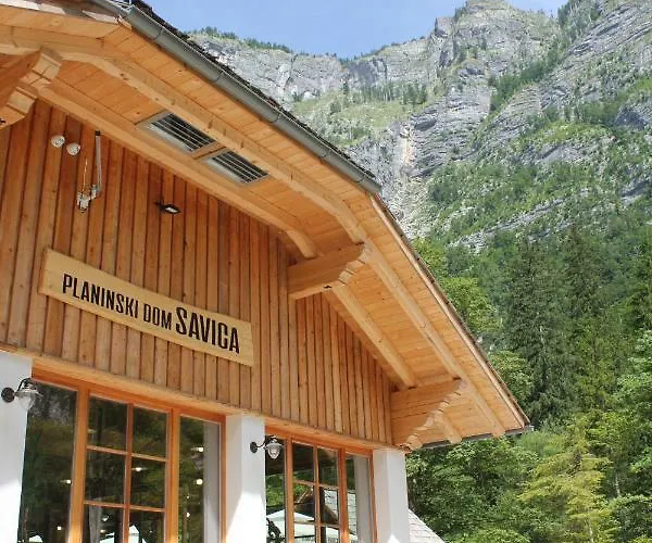 Planinski Dom Savica * ボーヒニ